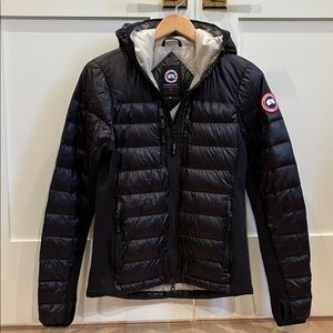 Canada Goose Woman’s Hybridge Lite Down Jacket (S) Black